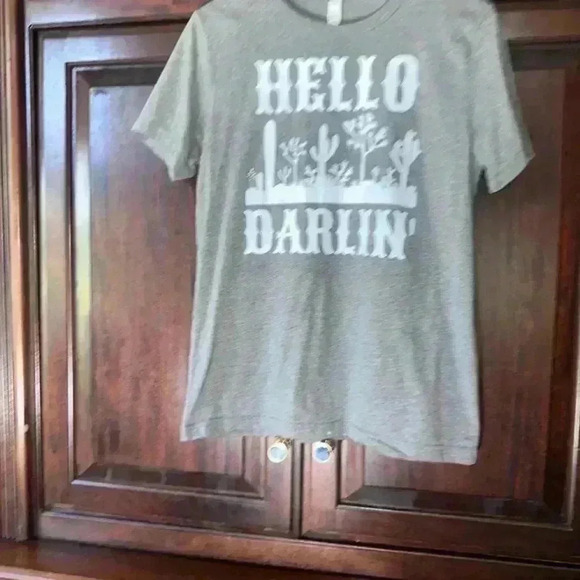 Hello Darlin’ Women's Bella + Canvas T-Shirt, Gray, Size M - Picture 3 of 9